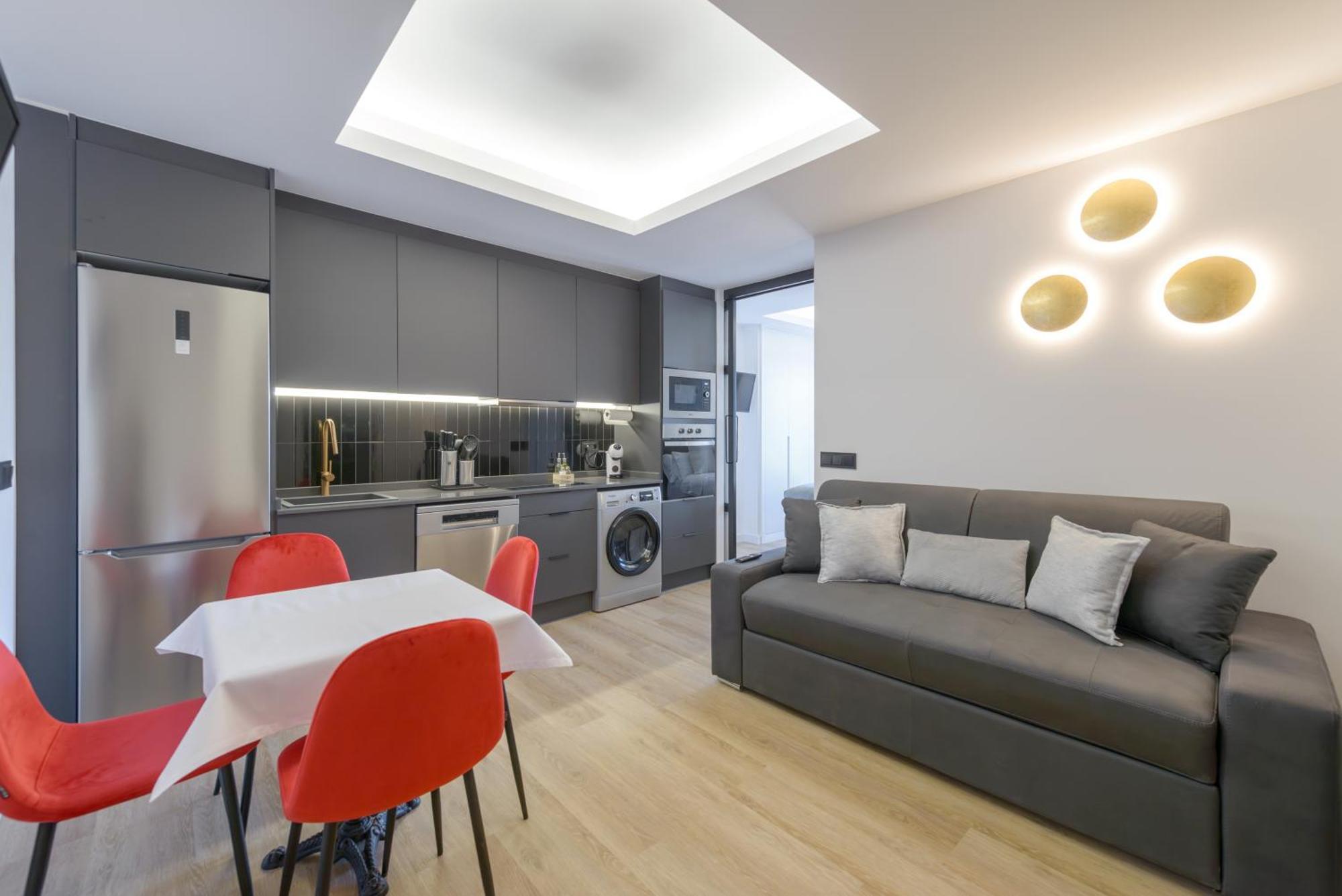 Gran Via Capitals By Monaro***** Apartment Мадрид Екстериор снимка