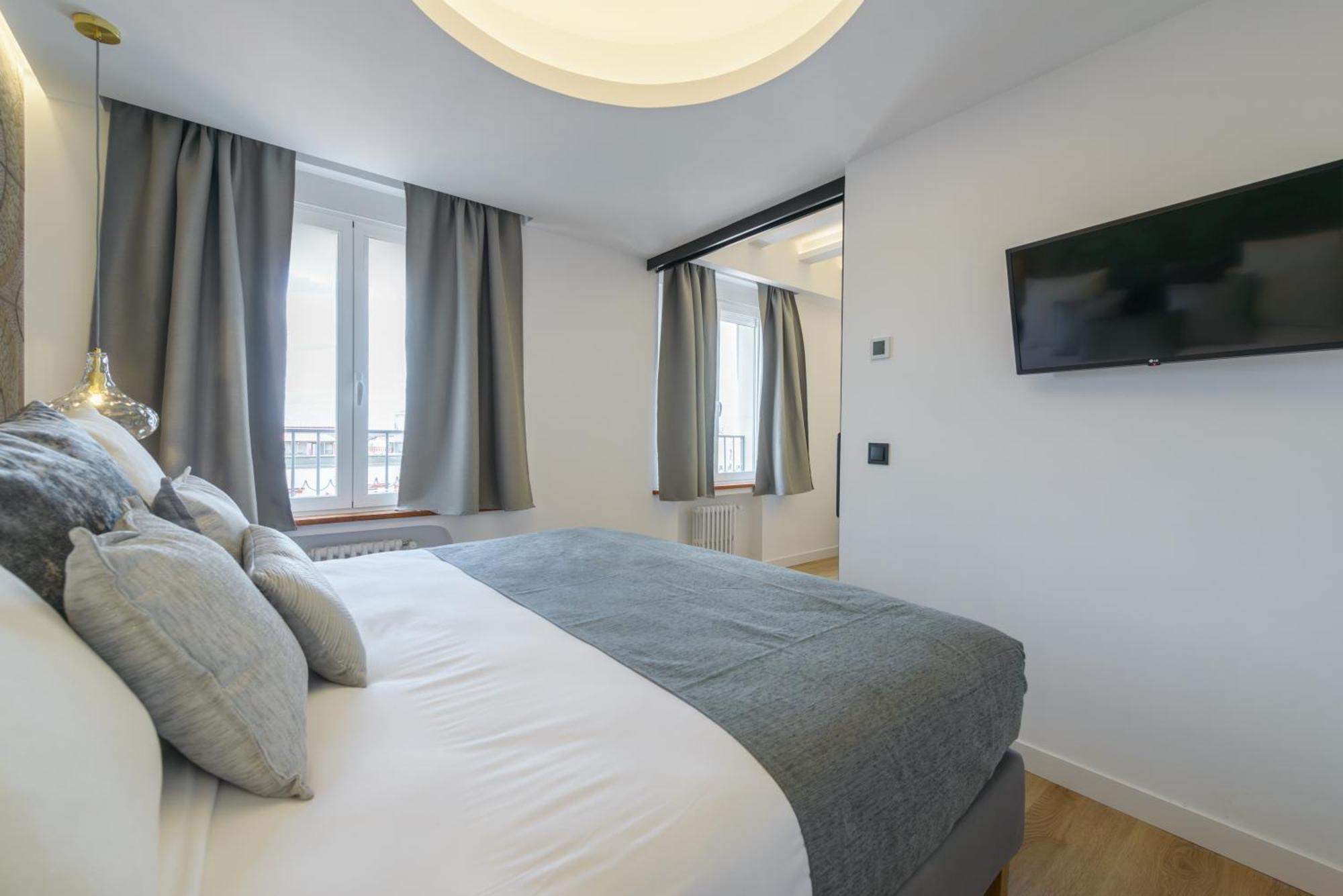 Gran Via Capitals By Monaro***** Apartment Мадрид Екстериор снимка