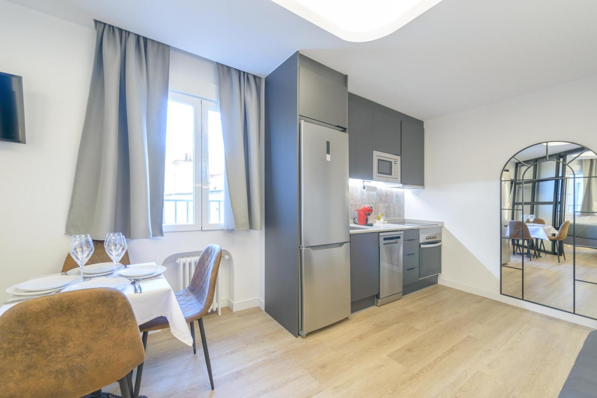 Gran Via Capitals By Monaro***** Apartment Мадрид Екстериор снимка