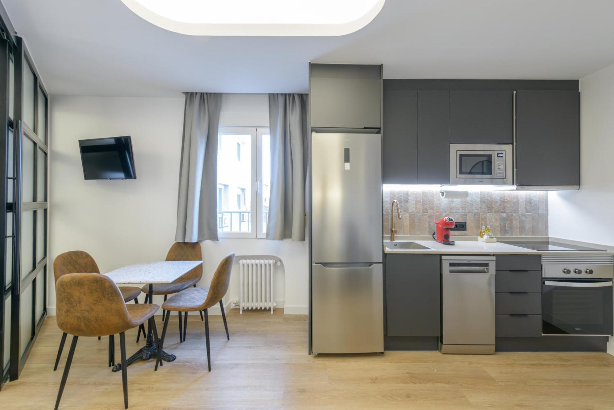 Gran Via Capitals By Monaro***** Apartment Мадрид Екстериор снимка