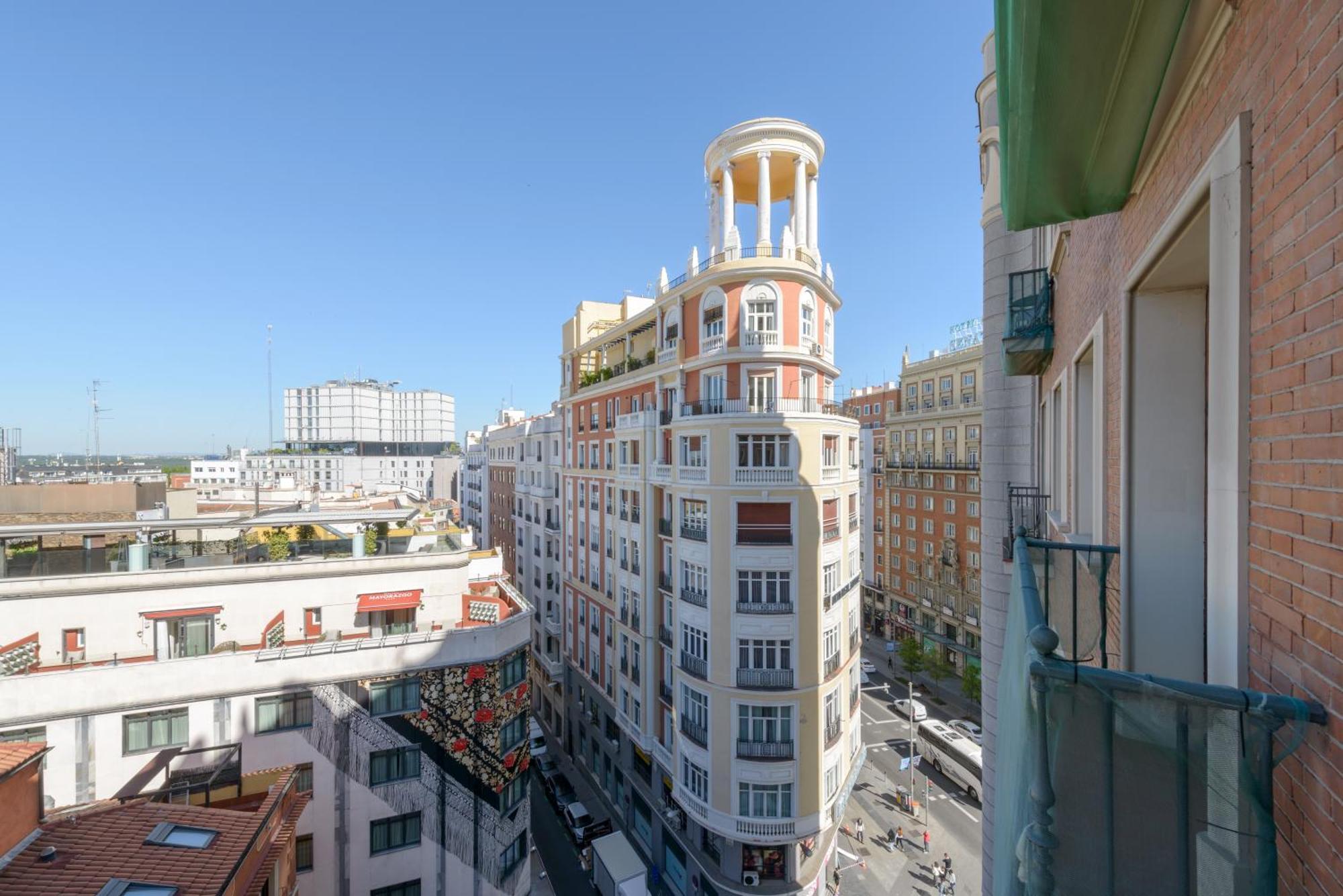 Gran Via Capitals By Monaro***** Apartment Мадрид Екстериор снимка